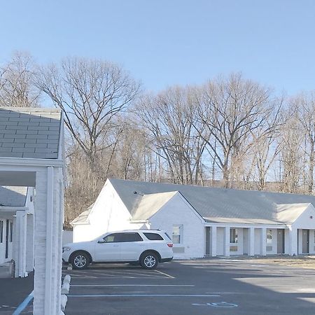 Ramsey Inn & Suites Bagian luar foto