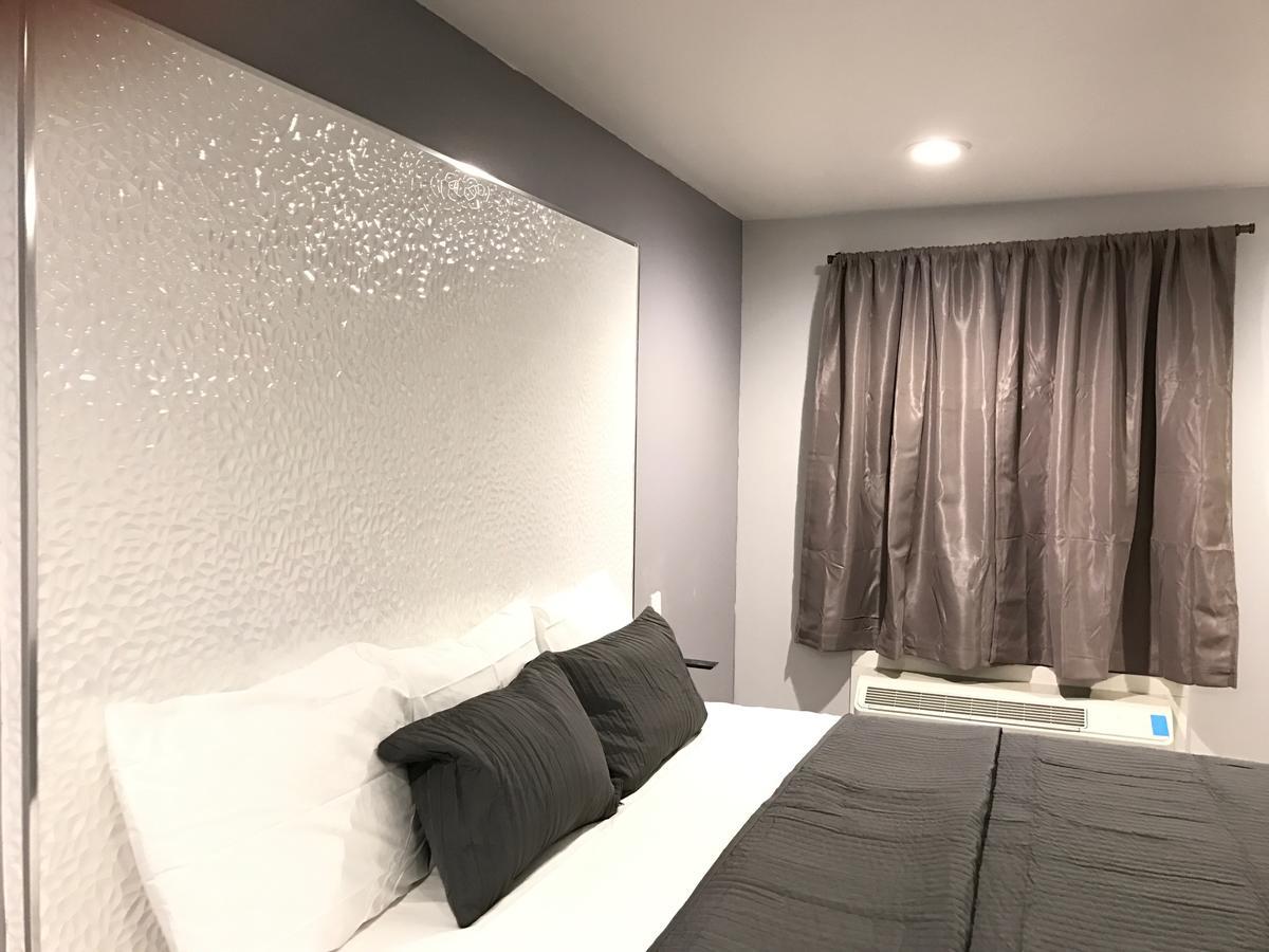 Ramsey Inn & Suites Bagian luar foto