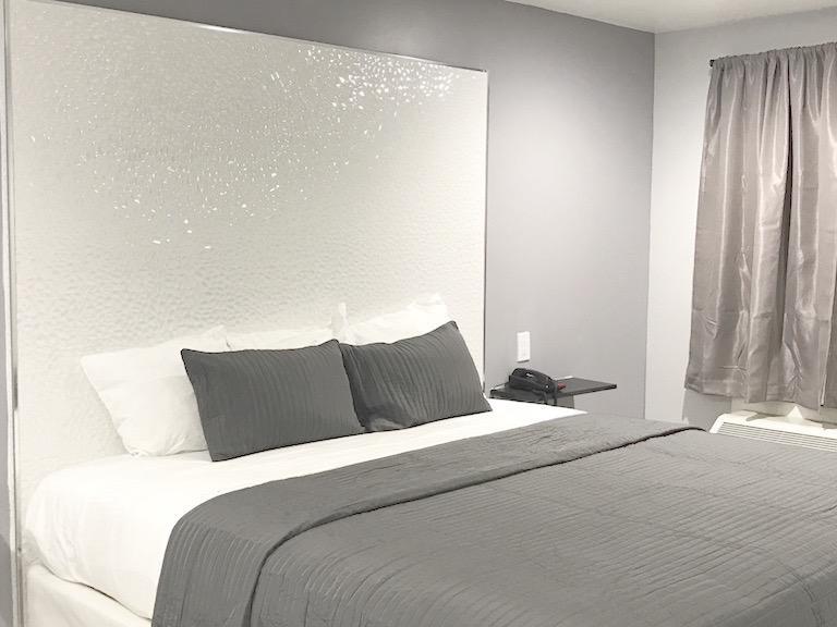 Ramsey Inn & Suites Bagian luar foto